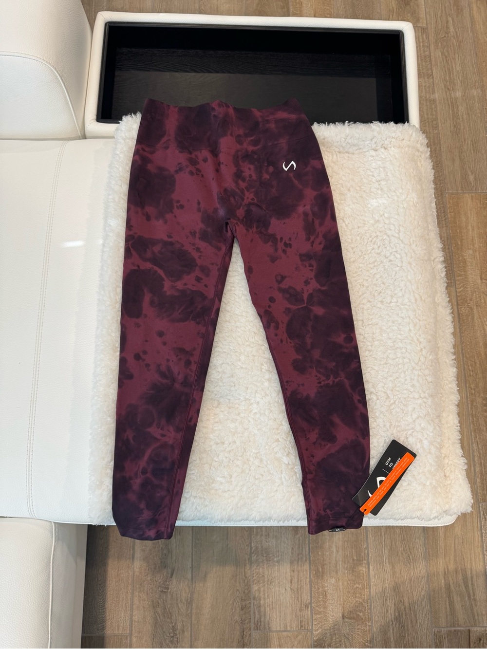 TLF Cosmic Seamless Scrunch Butt
Leggings- Cherry NWT - Picture 5 of 8